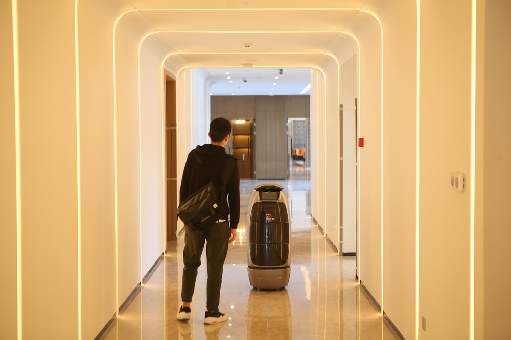 robot-run-hotel-a1